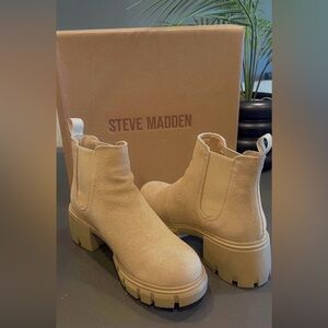 Steve Madden Cream Ankle Booties with Chunky Sole
